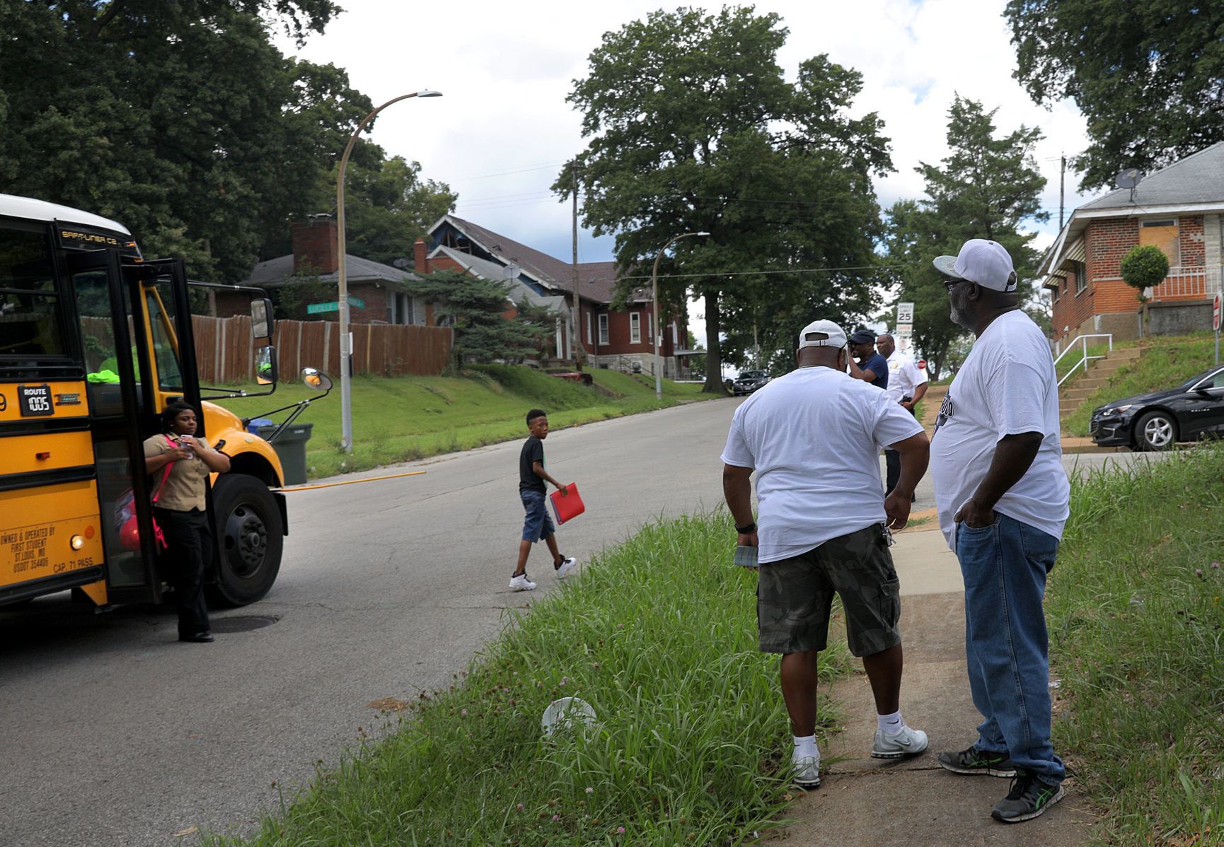 Neighborhood Net hits school bus stops